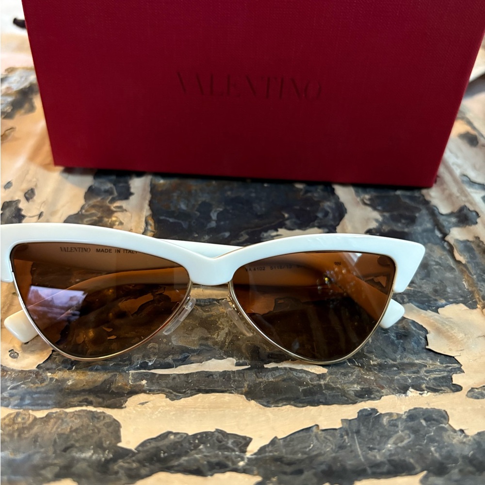 Valentino White Cat-Eye Sunglasses with Amber Lenses